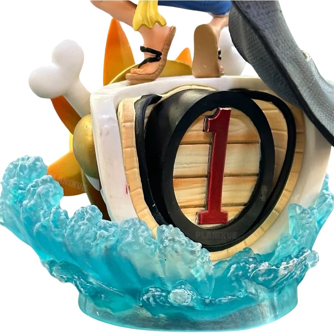 Figura Luffy Sobre Thousand Sunny - One Piece
