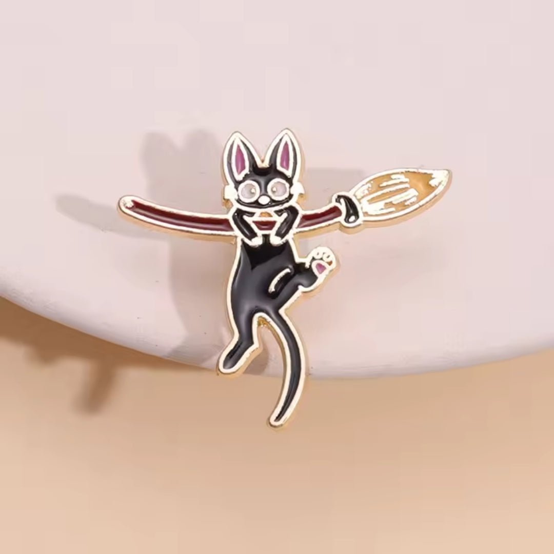 Broche / Pin Jiji En Escoba - Studios Ghibli