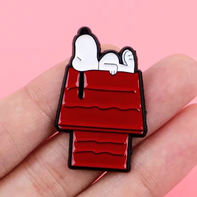 Broche / Pin Snoopy Sobre Casita - Peanuts