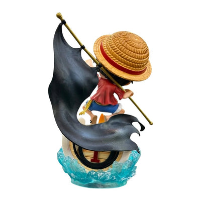 Figura Luffy Sobre Thousand Sunny - One Piece