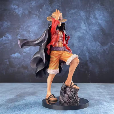 Figura Luffy Sosteniendo Sombrero - One Piece/SIN CAJA - REPLICA
